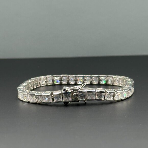 Tennis Bracelet Silver Tone Square Cut Clear Stones Box Clasp Statement 7 Inch - Picture 6 of 9